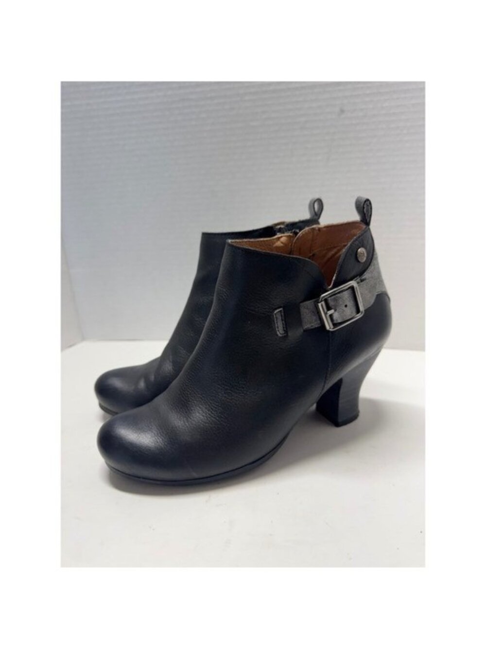 Wanda Panda Black Leather Metallic Buckle Ankle Boots Size 37 6.5 Made in Spain